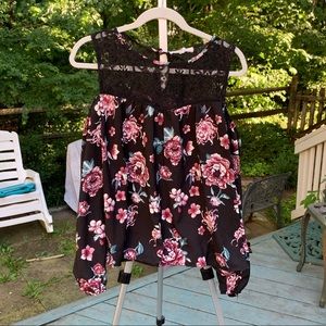 Rewind cold shoulder floral lace top